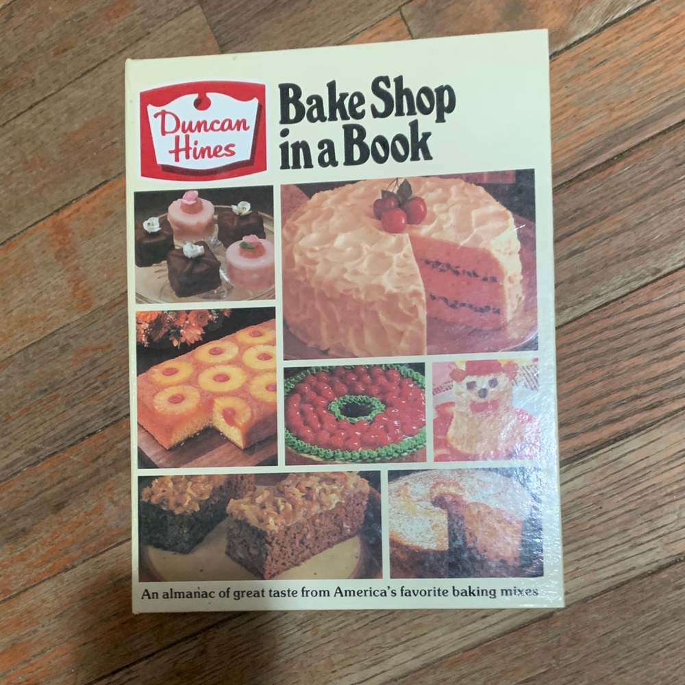 Vintage Duncan Hines Cookbook